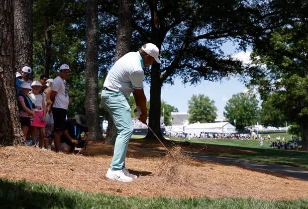 Jhonattan Vegas of Venezuela hits ouf of the pine straw on the 2nd hole during the third round of the 2025 PGA, Golf Herren Championship at the Quail Hollow Golf Club in Charlotte, North Carolina on Saturday, May 17, 2025.  CHA20250517615 TANNENxMAURY