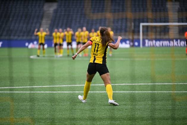 17 05 2025, Bern, Stadion Wankdorf, Women s Super League Final 2: BSC YB Frauen - GC Frauenfussball, 11 Stephanie Waeber (Young Boys) celebrates her penalty Bern Stadion Wankdorf Bern Switzerland Copyright: xJustPictures.ch KjetilxWaberx jp-en-KjWa-KW1_8805