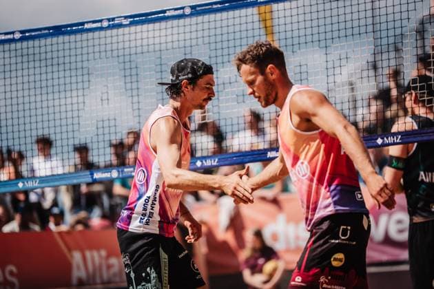 Beachvolleyball Männer Allianz German Beach Tour 2025 Tourstop Düsseldorf 17.05.2025 v.l. Jannik Kühlborn und Eric Stadie-Seeber Düsseldorf Robert-Lehr-Ufer Nordrhein-Westfalen Deutschland