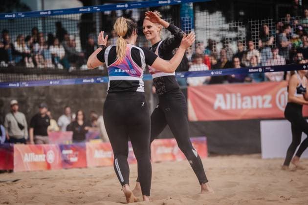 Beachvolleyball Frauen Allianz German Beach Tour 2025 Tourstop Düsseldorf 17.05.2025 v.l. Sandra Ferger und Sarah Schneider Düsseldorf Robert-Lehr-Ufer Nordrhein-Westfalen Deutschland
