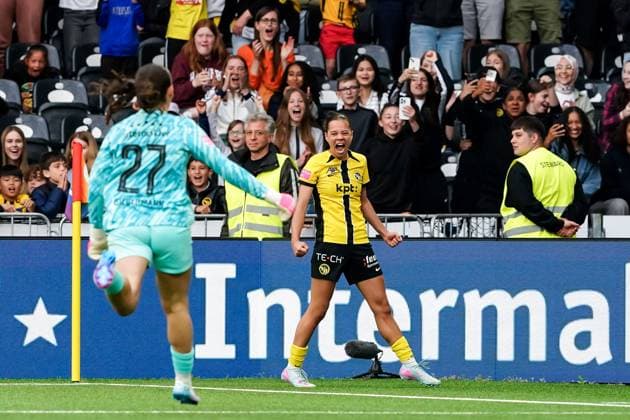 17 05 2025, Bern, Stadion Wankdorf, Women s Super League Final 2: BSC YB Frauen - GC Frauenfussball, 10 Iman Beney (BSC YB Frauen) celebrates the final goal and winning the championship after the penalty shootout Bern Stadion Wankdorf Bern Switzerland Copyright: xJustPictures.ch DanielaxPorcellix jp-en-DaPo-20250517-DP108989
