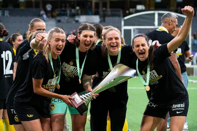 Bern, Switzerland, May 17th 2025 BSC YB Frauen players celebrating after winning the AXA Womens Super League Playoff Final between BSC YB Frauen v GC Frauenfussball at Wankdorf Stadium, Switzerland. (Priscila Bütler SPP) Copyright: xPriscilaxBütlerx xSPPx spp-en-PrBSp-_A928317