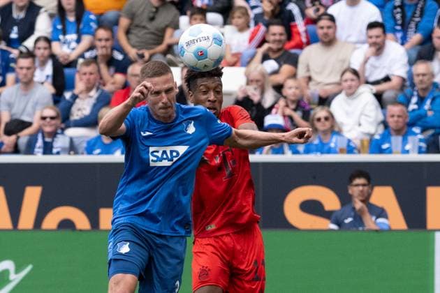 v. li. im Kopfballduell Pavel Kaderabek (TSG 1899 Hoffenheim, 03), Kingsley Coman (FC Bayern Muenchen, 11) GER, TSG 1899 Hoffenheim vs. FC Bayern Muenchen, Fussball, Herren, 1. Bundesliga, 34. Spieltag, Spielzeit 2024 2025, 17.05.2025, DFL DFB REGULATIONS PROHIBIT ANY USE OF PHOTOGRAPHS AS IMAGE SEQUENCES AND OR QUASI-VIDEO, GER, TSG 1899 Hoffenheim vs. FC Bayern Muenchen, Fussball, Herren, 1. Bundesliga, 34. Spieltag, Spielzeit 2024 2025, 17.05.2025 Sinsheim Copyright: xEibner-Pressefoto WolfgangxFrankx EP_WFK