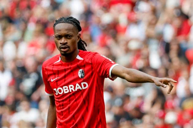 Jordy Makengo (SC Freiburg, 33) , Deutschland, Fussball, 1. Bundesliga, 34.Spieltag, 2024 2025, SC Freiburg vs. Eintracht Frankfurt, 17.05.2025, Europa-Park Stadion, Freiburg im Breisgau, Deutschland DFL REGULATIONS PROHIBIT ANY USE OF PHOTOGRAPHS AS IMAGE SEQUENCES AND OR QUASI-VIDEO. Freiburg im Breisgau Europa-Park Stadion Baden-Württemberg Deutschland Copyright: xGrantxHubbsx