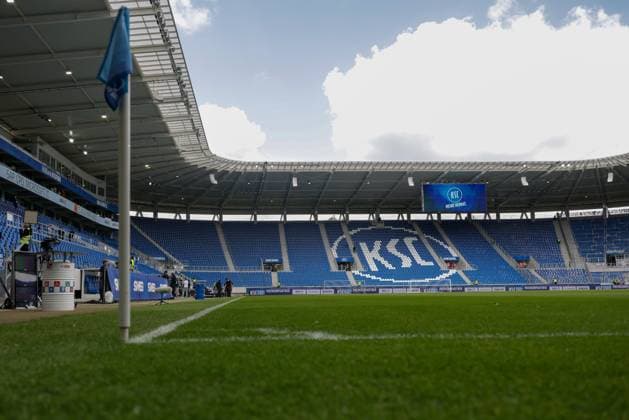 18.05.2025, xhettx, Fussball 2.Bundesliga, Karlsruher SC - SC Paderborn 07 v.l. BBBank Wildpark (DFL DFB REGULATIONS PROHIBIT ANY USE OF PHOTOGRAPHS as IMAGE SEQUENCES and or QUASI-VIDEO)