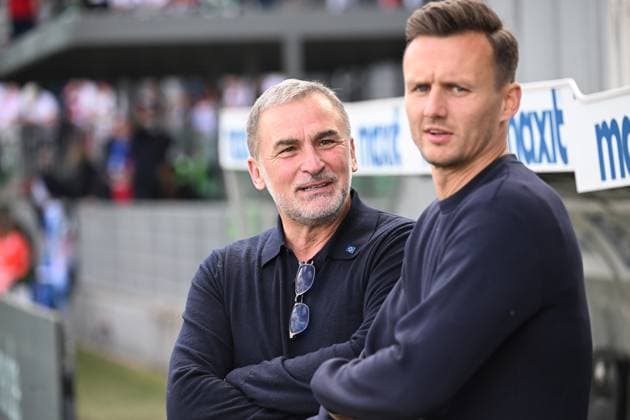 18.05.2025, xjhx, Fussball 2.Bundesliga, Spvgg Greuther Fuerth - Hamburger SV v.l. Vorstand Stefan Kuntz (Hamburger SV), Direktor Profifußball Claus Costa (Hamburger SV) (DFL DFB REGULATIONS PROHIBIT ANY USE OF PHOTOGRAPHS as IMAGE SEQUENCES and or QUASI-VIDEO) Fuerth