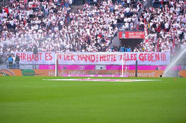 18.05.2025, Fussball, 2. Bundesliga, 34. Spieltag Saison 2024 2025, 1. FC Köln - 1. FC Kaiserslautern, Fanplakat 1.FC Köln Ihr habt es in der Hand! Heute alles geben!! xRHR-FOTO TKx