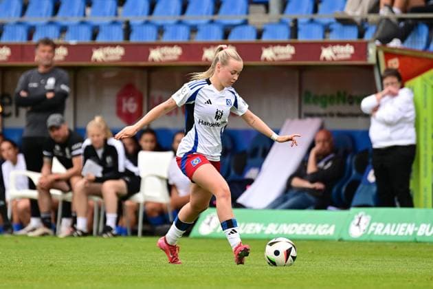 Fußball I Frauen I Saison 2024-2025 I 2. Bundesliga I 26. Spieltag I SV Meppen - Hamburger SV I 18.05.2025 Mia Büchele (17, Hamburger SV) Meppen Hänsch-Arena Niedersachsen Deutschland Copyright: xLobeca FelixxSchlikisx