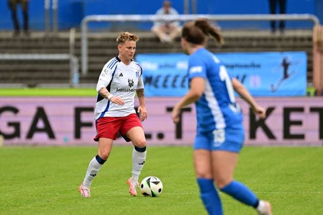 Fußball I Frauen I Saison 2024-2025 I 2. Bundesliga I 26. Spieltag I SV Meppen - Hamburger SV I 18.05.2025 Jobina Verena Lahr (31, Hamburger SV) am Ball Meppen Hänsch-Arena Niedersachsen Deutschland Copyright: xLobeca FelixxSchlikisx