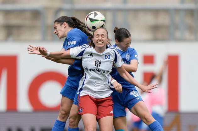 18.05.2025, Hänsch-Arena, Meppen, GER, 2. Frauen-Bundesliga: SV Meppen vs Hamburger SV, Marie Bleil (SV Meppen 7) und Sonja Lux (SV Meppen 15) DFL REGULATIONS PROHIBIT ANY USE OF PHOTOGRAPHS AS IMAGE SEQUENCES AND OR QUASI-VIDEO. Meppen Niedersachsen Germany Hänsch-Arena