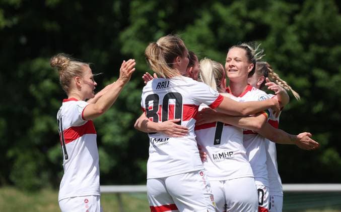 Stuttgart , Fußball Regionalliga Süd , VfB Stuttgart Frauen vs. TSV Schwaben Augsburg , Jubel VfB