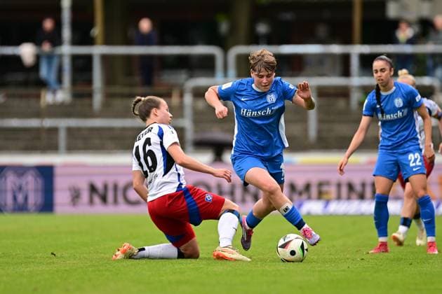 Fußball I Frauen I Saison 2024-2025 I 2. Bundesliga I 26. Spieltag I SV Meppen - Hamburger SV I 18.05.2025 Christin Meyer (16, Hamburger SV) Lea Mauly (19, SV Meppen 1912 e.V.) Meppen Hänsch-Arena Niedersachsen Deutschland Copyright: xLobeca FelixxSchlikisx