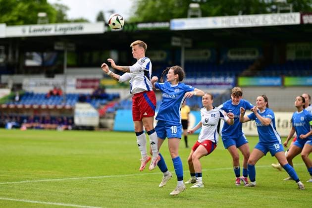 Fußball I Frauen I Saison 2024-2025 I 2. Bundesliga I 26. Spieltag I SV Meppen - Hamburger SV I 18.05.2025 Jobina Verena Lahr (31, Hamburger SV) Nina Kossen (10, SV Meppen 1912 e.V.) Meppen Hänsch-Arena Niedersachsen Deutschland Copyright: xLobeca FelixxSchlikisx
