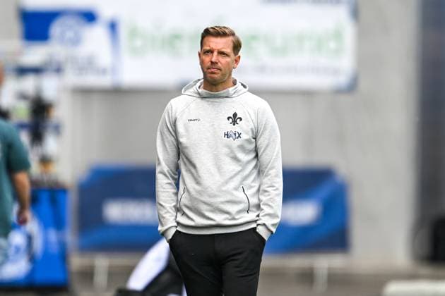 Florian Kohfeldt (SV Darmstadt 98, Trainer) vor dem Spiel, GER, SV Darmstadt 98 vs. SSV Jahn Regensburg, 2. Bundesliga, Fussball, 34. Spieltag, Saison 2024 2025, 18.05.2025. DFL REGULATIONS PROHIBIT ANY USE OF PHOTOGRAPHS as IMAGE SEQUENCES and or QUASI-VIDEO. GER, SV Darmstadt 98 vs. SSV Jahn Regensburg, 2. Bundesliga, Fussball, 34. Spieltag, Saison 2024 2025, 18.05.2025. Darmstadt