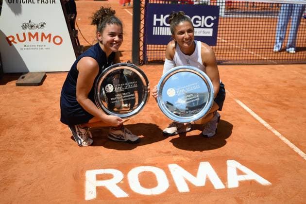 Foto IPP Cavaliere Emiliano. Roma 18 05 2025. Tennis Internazionali d Italia 2025. Nella foto: Jasmine Paolini e Sara Errani. Italy Photo Press - World Copyright italy ITALY  Copyright: xR4924_italyphotopressx