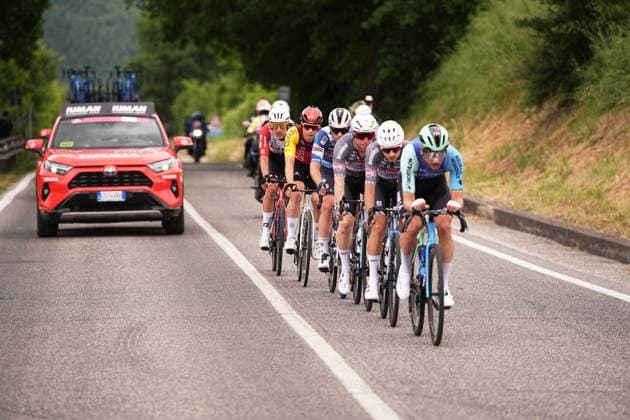 Cycles in the lead breakaway during the stage 9 of the Giro d™Italia from Gubbio to Siena, Italy - Sunday, May 18, 2025. - cycling.  Copyright: xMarcoxAlpozzi LaPressex