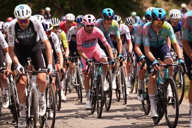 Sport Bilder des Tages Diego Ulissi and the pack during the stage 9 of the Giro d™Italia from Gubbio to Siena, Italy - Sunday, May 18, 2025. - cycling.  Copyright: xMarcoxAlpozzi LaPressex