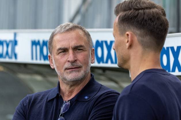 links nach rechts: Vorstand Stefan Kuntz (Hamburger SV) und Sportdirektor Claus Costa (Hamburger SV), Spvgg Greuther Fuerth vs. Hamburger SV Fussball, 2. Bundesliga, DFL, Saison 2024 2025, Rueckrunde, 34. Spieltag, 18.05.2025 DFB regulations prohibit any use of photographs as image sequences and or quasi-video