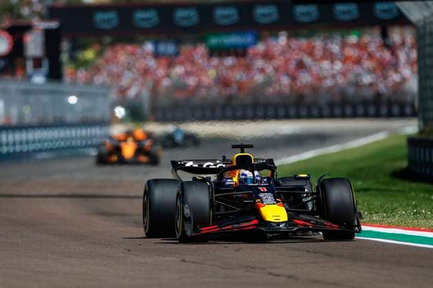 F1 - EMILIA ROMAGNA GRAND PRIX 2025 01 VERSTAPPEN Max (nld), Red Bull Racing RB21, action during the Formula 1 AWS Gran Premio del Made in Italy e Dell™Emilia-Romagna 2025, Emilia Romagna Grand Prix 2025, 7th round of the 2025 FIA Formula One World Championship, WM, Weltmeisterschaft from May 16 to 18, 2025 on the Autodromo Internazionale Enzo e Dino Ferrari, in Imola, Italy - ImolaItaly  Copyright: xJavierxJimenezx