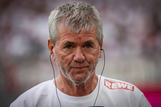 2. Fußball-Bundesliga, 1. FC Köln - 1. FC Kaiserslautern, 18.05.2025 Friedhelm Funkel (Trainer 1. FC Köln); 34. Spieltag der 2. Fußball-Bundesliga, 1. Fußball-Bundesliga, 1. FC Köln - 1. FC Kaiserslautern am 18.05.2025 im RheinEnergie-Stadion in Köln. DIE DFL-VORSCHRIFTEN VERBIETEN JEDE VERWENDUNG VON FOTOS ALS BILDSEQUENZEN UND ODER QUASI-VIDEO.