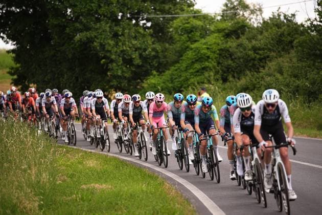 The pack during the stage 9 of the Giro d™Italia from Gubbio to Siena, Italy - Sunday, May 18, 2025. - cycling.  Copyright: xMarcoxAlpozzi LaPressex