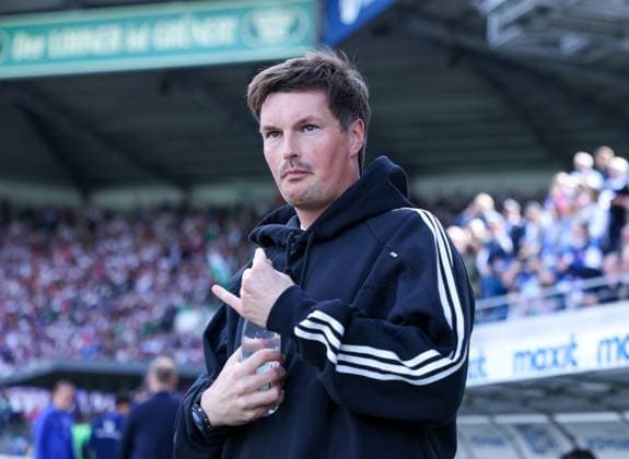 Chef-Trainer Merlin Polzin (Hamburger SV), Spvgg Greuther Fuerth vs. Hamburger SV Fussball, 2. Bundesliga, DFL, Saison 2024 2025, Rueckrunde, 34. Spieltag, 18.05.2025 DFB regulations prohibit any use of photographs as image sequences and or quasi-video