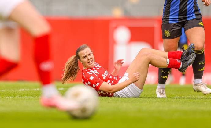 GER, Mainz, FSV Mainz 05 vs 1. FC Saarbrücken, Regionalliga, Fussball, DFB, Spielzeit 2024 2025, Bruchwegstadion, 21. Spieltag, im Bild: Kara Bathmann (FSV Mainz 05 4) DFB DFL REGULATIONS PROHIBIT ANY USE OF PHOTOGRAPHS AS IMAGE SEQUENCES AND OR QUASI-VIDEO, 17.05.2025, Copyright: HMBxMedia HendrikxHamelau