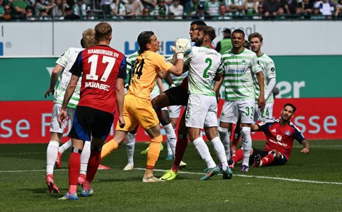 RECORD DATE NOT STATED 18.05.2025, xjhx, Fussball 2.Bundesliga, Spvgg Greuther Fuerth - Hamburger SV v.l. Nahuel Noll (Spvgg. Greuther Fuerth) (DFL DFB REGULATIONS PROHIBIT ANY USE OF PHOTOGRAPHS as IMAGE SEQUENCES and or QUASI-VIDEO) Fuerth