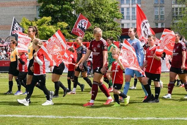 27.04.2025 - Fussball - Saison 2024 2025 - 2. Frauen - Fussball - Bundesliga - 26. Spieltag: 1. FC Nürnberg FCN ( Club Clubfrauen ) - FC Bayern München II ( FCB ) - Sportfoto Zink ChPr - xdcxcpx -