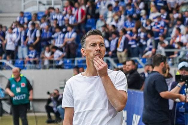 2. Fussball Bundesliga, Karlsruher SC - SC Paderborn 07, 18.05.2025 Christian Eichner (Karlsruher SC Trainer) 2. Fussball Bundesliga, Karlsruher SC - SC Paderborn 07; BBBank Wildpark Karlsruhe, 18.05.2025 DFB DFL REGULATIONS PROHIBIT ANY USE OF PHOTOGRAPHS AS IMAGE SEQUENCES AND OR QUASI-VIDEO.