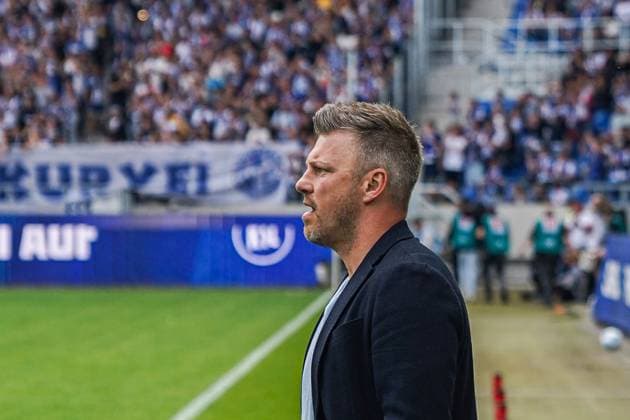 2. Fussball Bundesliga, Karlsruher SC - SC Paderborn 07, 18.05.2025 ?ukasz Kwasniok (SC Paderborn 07 Trainer) 2. Fussball Bundesliga, Karlsruher SC - SC Paderborn 07; BBBank Wildpark Karlsruhe, 18.05.2025 DFB DFL REGULATIONS PROHIBIT ANY USE OF PHOTOGRAPHS AS IMAGE SEQUENCES AND OR QUASI-VIDEO.