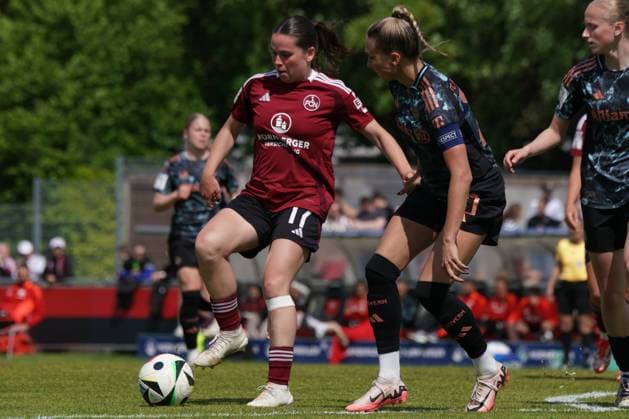 27.04.2025 - Fussball - Saison 2024 2025 - 2. Frauen - Fussball - Bundesliga - 26. Spieltag: 1. FC Nürnberg FCN ( Club Clubfrauen ) - FC Bayern München II ( FCB ) - Sportfoto Zink ChPr - xdcxcpx - Jonna Brengel (17, 1. FC Nürnberg FCN ), Jana Kappes (20, FC Bayern München II )