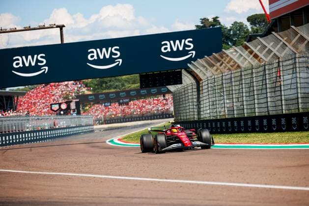 Formula 1 AWS Gran Premio del Made in Italy e dell Emilia-Romagna Alexis Perrin OVERTAKE MAXPPP - Imola 18 05 2025 44 HAMILTON Lewis (gbr), Scuderia Ferrari, action during the Formula 1 AWS Gran Premio del Made in Italy e dell Emilia-Romagna Grand Prix 2025, the 7th round of the 2025 FIA Formula 1 World Championship, WM, Weltmeisterschaft on the Autodromo Internazionale Enzo e Dino Ferrari from May 15 to 18, 2025, in Imola, Italy Imola Italy  Copyright: xOVERTAKE MAXPPPxAlexisxPerrinx OVT202505186179 OVT202505186179