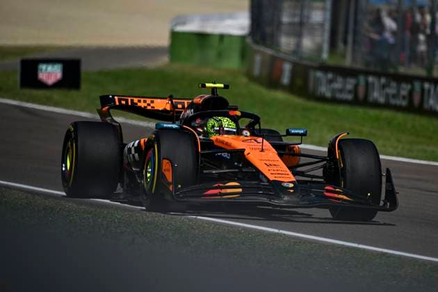 F1 - EMILIA ROMAGNA GRAND PRIX 2025 04 NORRIS Lando (gbr), McLaren F1 Team MCL39, action during the Formula 1 AWS Gran Premio del Made in Italy e Dell™Emilia-Romagna 2025, Emilia Romagna Grand Prix 2025, 7th round of the 2025 FIA Formula One World Championship, WM, Weltmeisterschaft from May 16 to 18, 2025 on the Autodromo Internazionale Enzo e Dino Ferrari, in Imola, Italy - ImolaItaly  Copyright: xALBERTOxVIMERCATIx