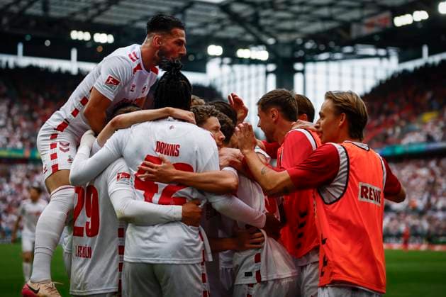 2. Fußball-Bundesliga, 1. FC Köln - 1. FC Kaiserslautern, 18.05.2025 Torjubel: Luca Waldschmidt (1. FC Köln, 9) trifft zum 2:0; 34. Spieltag der 2. Fußball-Bundesliga, 2. Fußball-Bundesliga, 1. FC Köln - 1. FC Kaiserslautern am 18.05.2025 im RheinEnergie-Stadion in Köln. DIE DFL-VORSCHRIFTEN VERBIETEN JEDE VERWENDUNG VON FOTOS ALS BILDSEQUENZEN UND ODER QUASI-VIDEO.