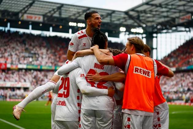 2. Fußball-Bundesliga, 1. FC Köln - 1. FC Kaiserslautern, 18.05.2025 Torjubel: Luca Waldschmidt (1. FC Köln, 9) trifft zum 2:0; 34. Spieltag der 2. Fußball-Bundesliga, 2. Fußball-Bundesliga, 1. FC Köln - 1. FC Kaiserslautern am 18.05.2025 im RheinEnergie-Stadion in Köln. DIE DFL-VORSCHRIFTEN VERBIETEN JEDE VERWENDUNG VON FOTOS ALS BILDSEQUENZEN UND ODER QUASI-VIDEO.