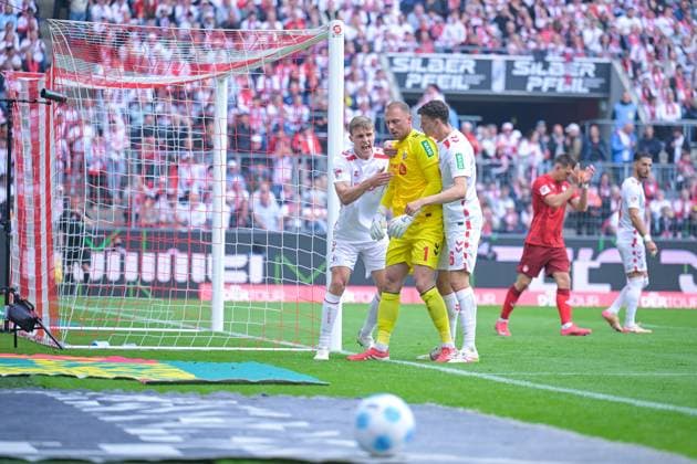 18.05.2025, Fussball, 2. Bundesliga, 34. Spieltag Saison 2024 2025, 1. FC Köln - 1. FC Kaiserslautern, Timo Hübers (1. FC Köln), Torwart Marvin Schwäbe (1. FC Köln), Eric Martel (1. FC Köln) xRHR-FOTO TKx
