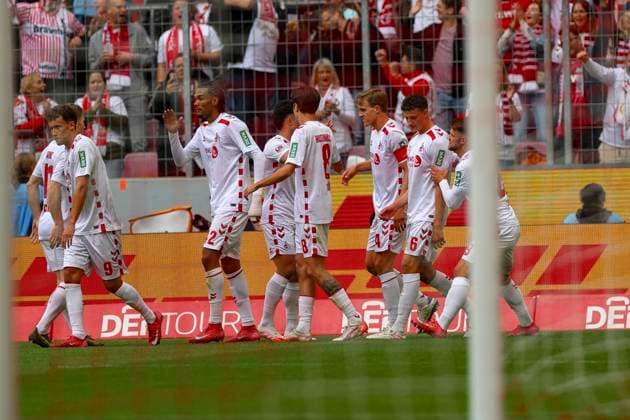 Köln, Deutschland, 18.05.25: Eric Martel (1. FC Köln) Torjubel, jubelt mit seiner Mannschaft nach dem Treffer zum 1:0 waehrend des Spiels der 2. Bundesliga zwischen 1. FC Köln vs 1. FC Kaiserslautern im RheinEnergieStadion Köln RheinEnergieStadion North Rhine-Westphalia Germany