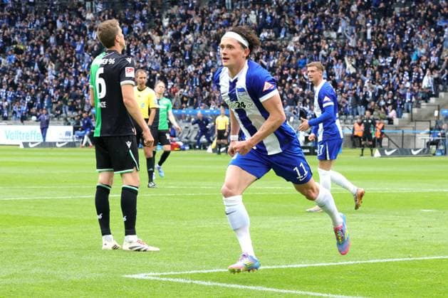 DEU, DFL, 2. FBL, Hertha BSC vs. Hannover 96, 18.05.2025, Berliner Olympiastadion, Berlin, DEU, DFL, 2. FBL, Hertha BSC vs. Hannover 96, im Bild 1:1 durch Fabian Reese (Hertha BSC Berlin 11) DFL - regulations prohibit any use of Photographs as image sequences and or quasi-video