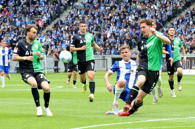 DEU, DFL, 2. FBL, Hertha BSC vs. Hannover 96, 18.05.2025, Berliner Olympiastadion, Berlin, DEU, DFL, 2. FBL, Hertha BSC vs. Hannover 96, im Bild Florian Niederlechner (Hertha BSC Berlin 7), Phil Neumann (Hannover 96 5), Kolja Oudenne (Hannover 96 29), Nicolo Tresoldi (Hannover 96 9) DFL - regulations prohibit any use of Photographs as image sequences and or quasi-video