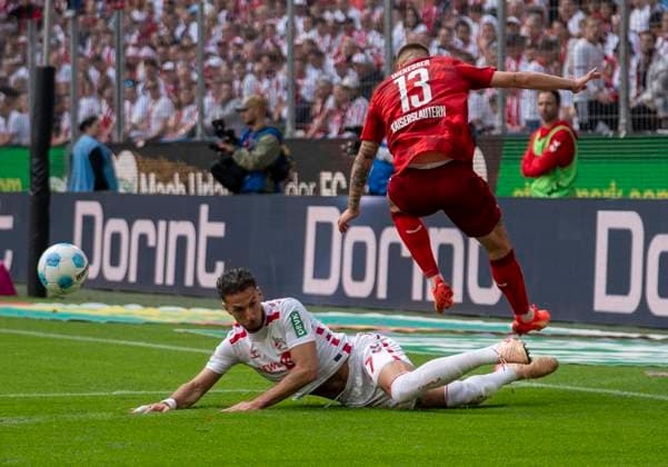 Zweikampf zwischen: Leart Pacarada (1. FC Koeln, 17) und Erik Wekesser (1. FC Kaiserslautern, 13) 18.05.2025, 1. FC Köln - 1. FC Kaiserslautern Fussball, 2. Bundesliga, RheinEnergieStadion Köln DFL regulations prohibit any use of photographs as image sequences and or quasi-video.