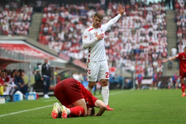 Jan Thielmann (1. FC Koeln) gestikuliert, Gestik waehrend des Spiels der 2. Bundesliga zwischen 1. FC Köln und 1. FC Kaiserslautern im RheinEnergieStadion am 18. May 2025 in Köln, Deutschland. (Foto von Oliver Kaelke DeFodi Images) +++ Jan Thielmann (1. FC Koeln) gestures during the 2. Bundesliga match between 1. FC Köln and 1. FC Kaiserslautern at RheinEnergieStadion on May 18, 2025 in Cologne, Germany. (Photo by Oliver Kaelke DeFodi Images) DFB DFL REGULATIONS PROHIBIT ANY USE OF PHOTOGRAPHS AS IMAGE SEQUENCES AND OR QUASI-VIDEO. (Photo by Oliver Kaelke DeFodi Images)