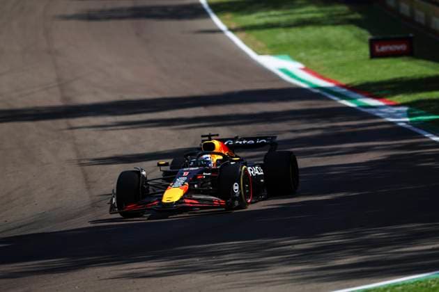 F1 - EMILIA ROMAGNA GRAND PRIX 2025 01 VERSTAPPEN Max (nld), Red Bull Racing RB21, action during the Formula 1 AWS Gran Premio del Made in Italy e Dell™Emilia-Romagna 2025, Emilia Romagna Grand Prix 2025, 7th round of the 2025 FIA Formula One World Championship, WM, Weltmeisterschaft from May 16 to 18, 2025 on the Autodromo Internazionale Enzo e Dino Ferrari, in Imola, Italy - ImolaItaly  Copyright: xEricxAlonsox