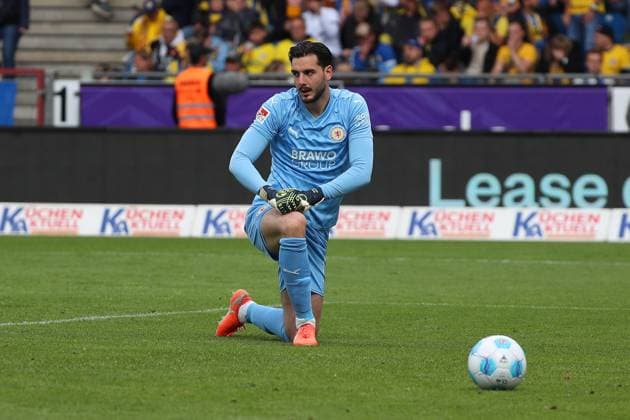 Braunschweig vs. Nürnberg, 2. BL Braunschweig, 18.05.2025, FUßBALL - Eintracht Braunschweig vs. 1. FC Nürnberg, 2. BL, Saison 2024 25. Torwart Marko Johansson (Eintracht Braunschweig) nach dem Tor zu 0:4 Braunschweig