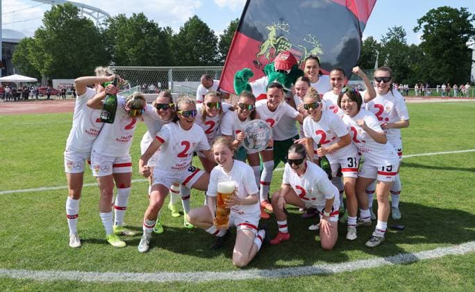 Stuttgart , Fußball Regionalliga Süd , VfB Stuttgart Frauen vs. TSV Schwaben Augsburg , Jubel VfB