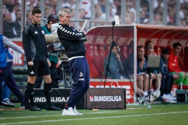 2.? ?Fußball Bundesliga, 1. FC Köln - 1. FC Kaiserslautern, 18.05.2025 Friedhelm Funkel (Trainer 1. FC Köln) ; 34. Spieltag der 2. Fußball-Bundesliga, 2.? ?Fußball Bundesliga, 1. FC Köln - 1. FC Kaiserslautern am 18.05.2025 im RheinEnergie-Stadion in Köln. DIE DFL-VORSCHRIFTEN VERBIETEN JEDE VERWENDUNG VON FOTOS ALS BILDSEQUENZEN UND ODER QUASI-VIDEO.