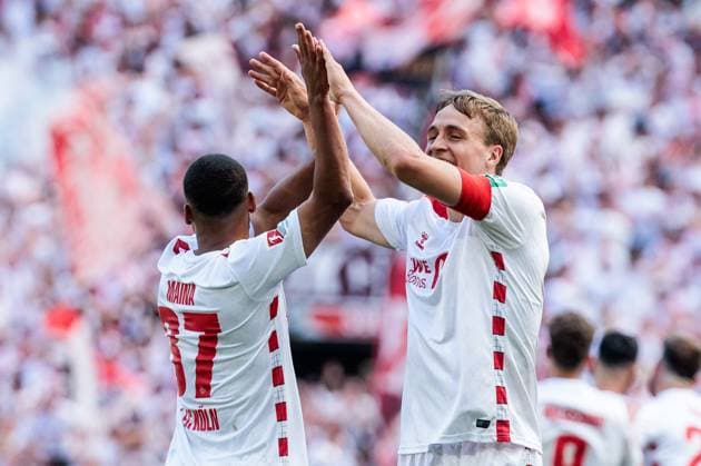 2.? ?Fußball Bundesliga, 1. FC Köln - 1. FC Kaiserslautern, 18.05.2025 Jubel zum 3:0 durch Florian Kainz (1. FC Köln, 11) Linton Maina (1. FC Köln, 37) und Timo Hübers (1. FC Köln, 4) klatschen ab 2. Fußball Bundesliga, 1. FC Köln - 1. FC Kaiserslautern, Köln, RheinEnergiestadion am 18.05.2025 DFL REGULATIONS PROHIBIT ANY USE OF PHOTOGRAPHS AS IMAGE SEQUENCES AND OR QUASI-VIDEO.