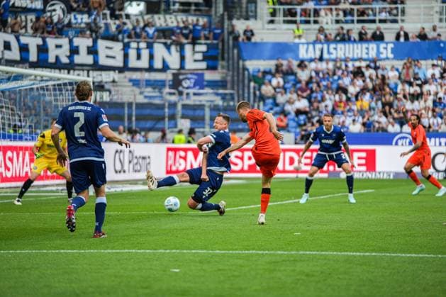 2. Fussball Bundesliga, Karlsruher SC - SC Paderborn 07, 18.05.2025 Aktion 2. Fussball Bundesliga, Karlsruher SC - SC Paderborn 07; BBBank Wildpark Karlsruhe, 18.05.2025 DFB DFL REGULATIONS PROHIBIT ANY USE OF PHOTOGRAPHS AS IMAGE SEQUENCES AND OR QUASI-VIDEO.