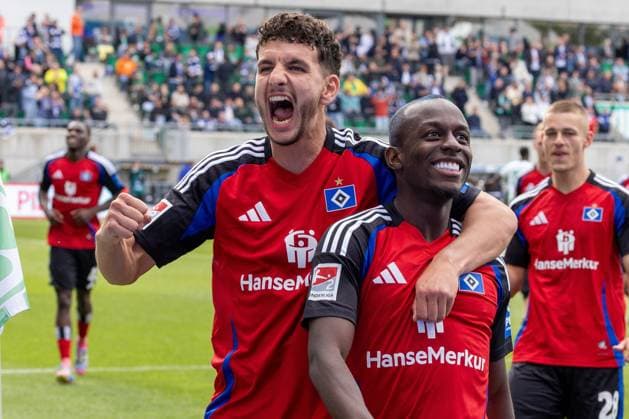 Torjubel von Jean-Luc Dompe 7 (Hamburger SV) nach seinem Ausgleichtor zum 1:1, Spvgg Greuther Fuerth vs. Hamburger SV Fussball, 2. Bundesliga, DFL, Saison 2024 2025, Rueckrunde, 34. Spieltag, 18.05.2025 DFB regulations prohibit any use of photographs as image sequences and or quasi-video