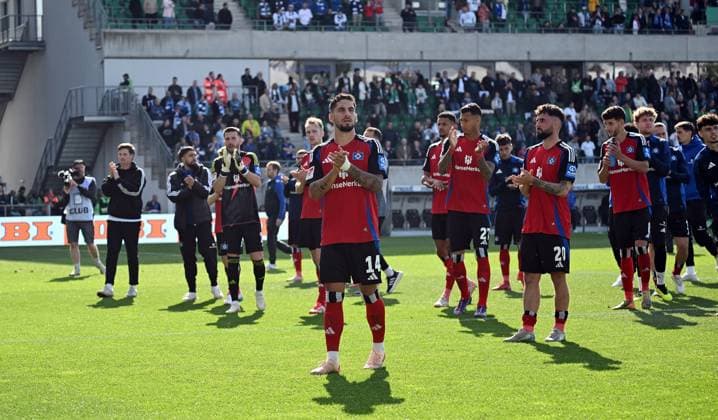 RECORD DATE NOT STATED 18.05.2025, xjhx, Fussball 2.Bundesliga, Spvgg Greuther Fuerth - Hamburger SV v.l. Ludovit Reis (Hamburger SV) und team bedankt bedanken sich bei den Fans (DFL DFB REGULATIONS PROHIBIT ANY USE OF PHOTOGRAPHS as IMAGE SEQUENCES and or QUASI-VIDEO) Fuerth